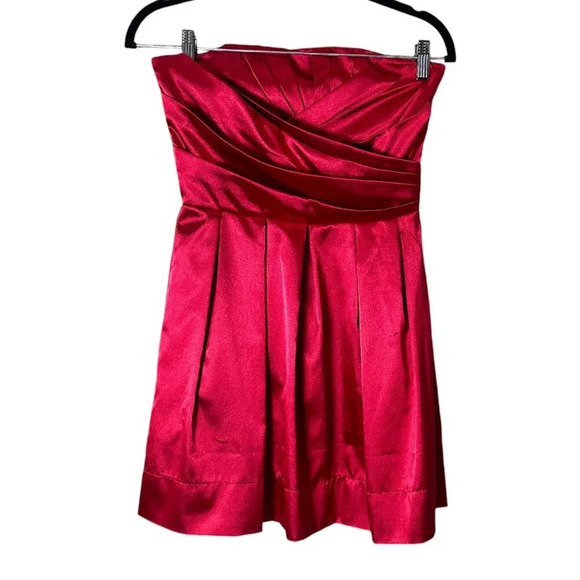 VINTAGE Roberta Party Dress Red Satin Strapless Pleated Bodice   - size 5/6 - Picture 1 of 14